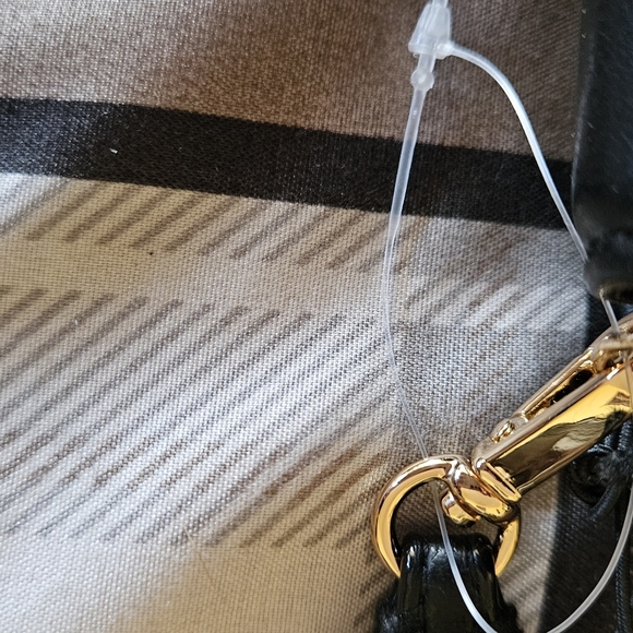 BNWT VICTORIA SECRET PHONE WRISTLET - Picture 9 of 10